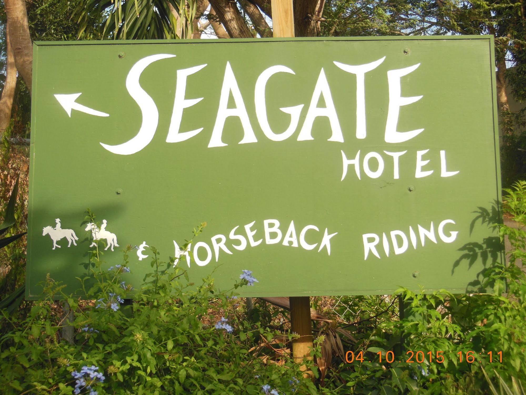 Sea Gate Hotel Векес Екстериор снимка